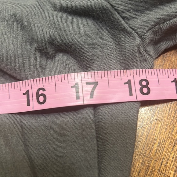 Chevy Trucks Logo T Shirt Gray and Cream Gildan NWOT Sz M - Picture 7 of 9